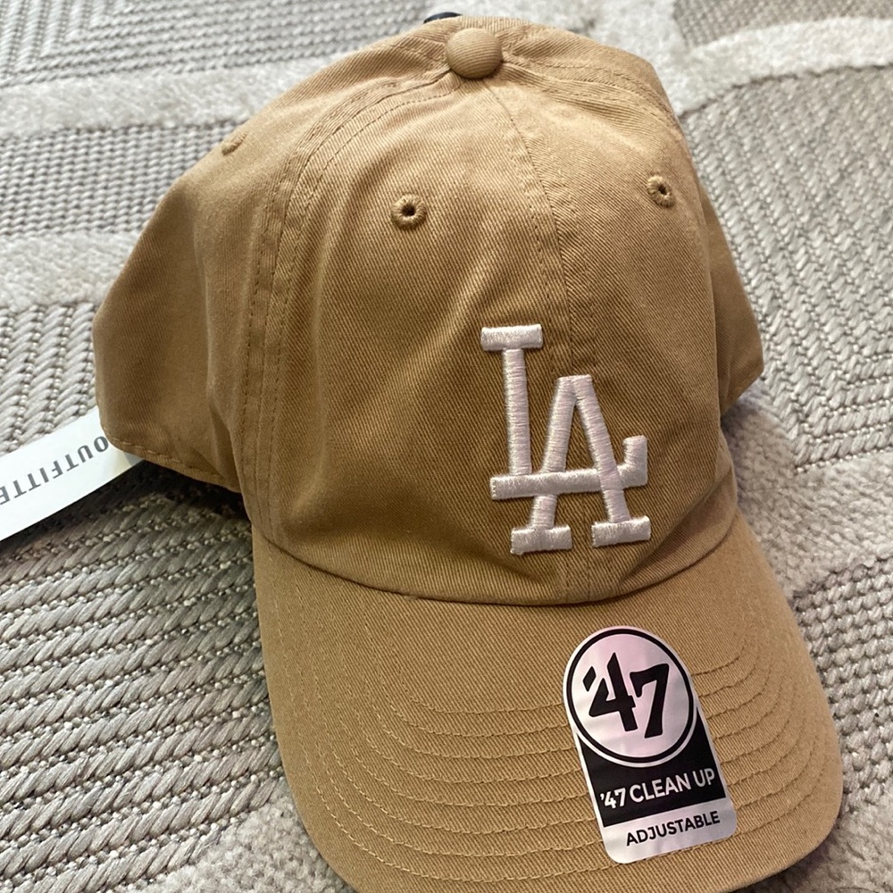 LA STRAPBACK HAT